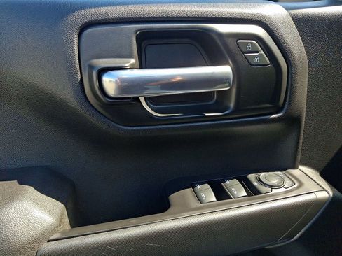 Used 2021 Chevrolet Silverado 1500 Custom w/ Custom Max Trailering Package AWD/4WD image 13