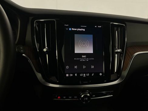 Used 2025 Volvo V60 B5 Cross Country Plus image 19