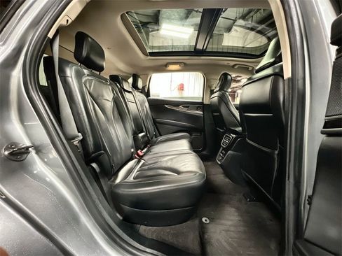 Used 2021 Lincoln Nautilus Reserve image 21