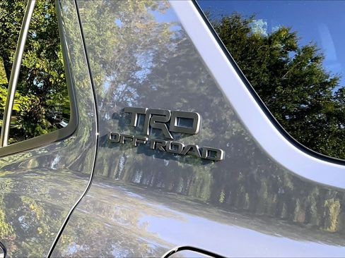 Used 2025 Toyota 4Runner TRD Off-Road Premium AWD/4WD image 10
