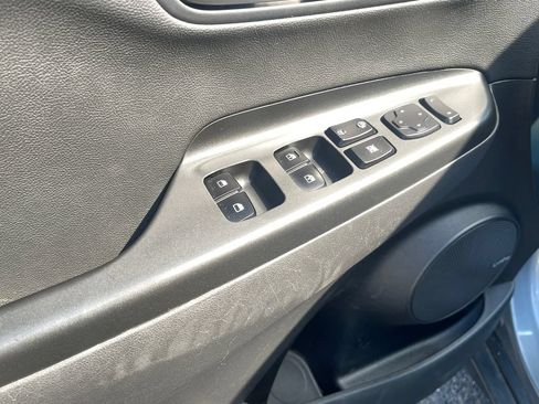 Used 2021 Hyundai Kona Limited AWD/4WD image 13