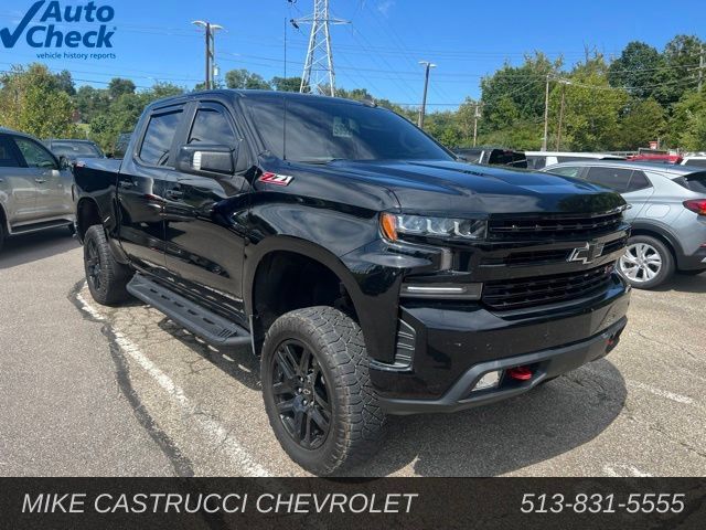Used 2020 Chevrolet Silverado 1500 LT Trail Boss w/ Midnight Edition AWD/4WD image 2