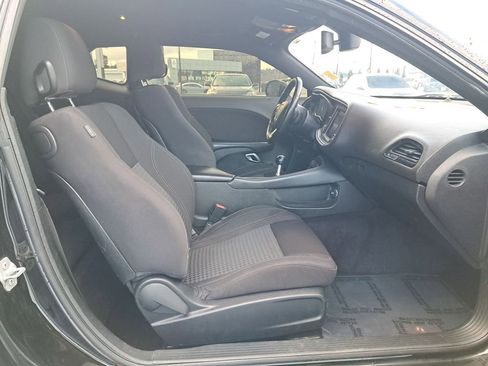 Used 2018 Dodge Challenger R/T w/ Driver Convenience Group image 13