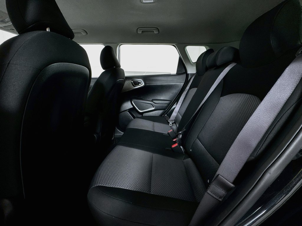 Used 2023 Kia Soul LX w/ LX Technology Package FWD image 12