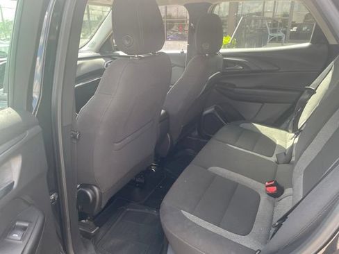 Used 2021 Chevrolet TrailBlazer LS FWD image 12
