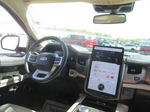 Used 2022 Ford Expedition Max Limited image 29