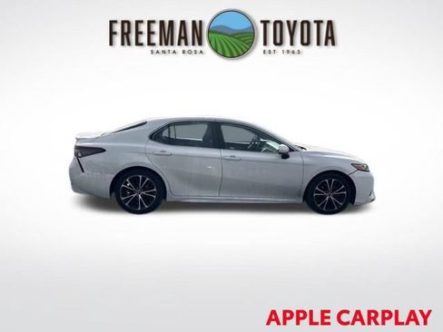 Used 2019 Toyota Camry SE FWD image 4