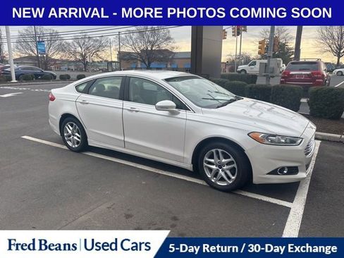 Used 2014 Ford Fusion SE w/ Equipment Group 202A image 4