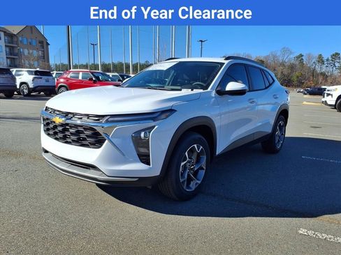 New 2025 Chevrolet Trax LT w/ Driver Confidence Package image 30