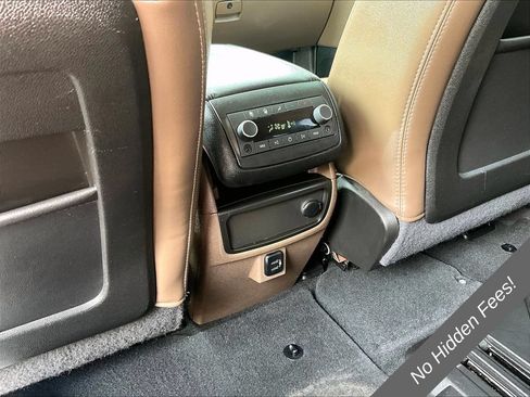 Used 2016 GMC Acadia SLT AWD/4WD image 29