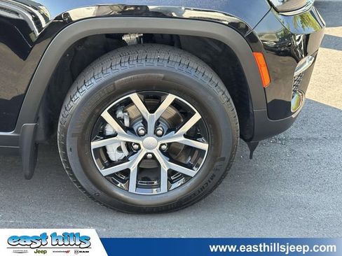 Certified 2025 Jeep Grand Cherokee Limited w/ MOPAR Finishing Package AWD/4WD image 10