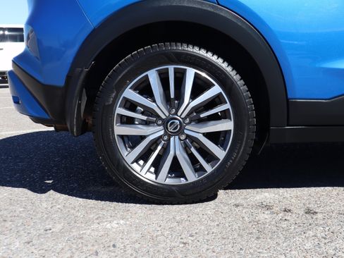 Used 2021 Nissan Kicks SR w/ SR Premium Package image 12