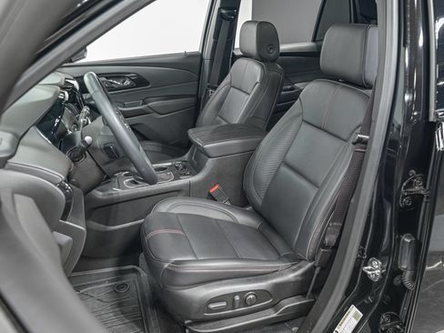 Used 2023 Chevrolet Traverse RS AWD/4WD image 16