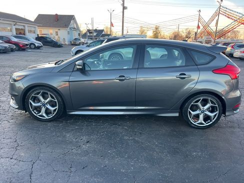 Used 2017 Ford Focus ST w/ Equipment Group 402A image 4