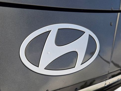 Used 2025 Hyundai Elantra SEL FWD image 5