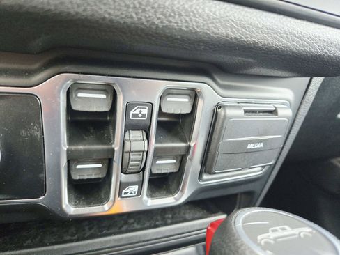 Used 2025 Jeep Gladiator Sport AWD/4WD image 33