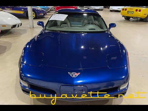 Used 2004 Chevrolet Corvette Coupe w/ Preferred Equipment Group image 4