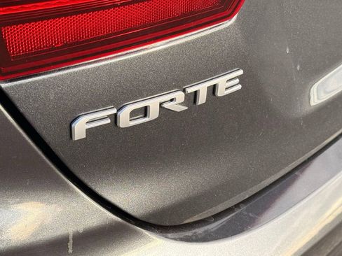 Used 2023 Kia Forte GT-Line w/ GT-Line Premium Package image 32