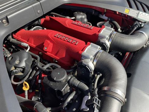 Used 2017 Ferrari California T image 24