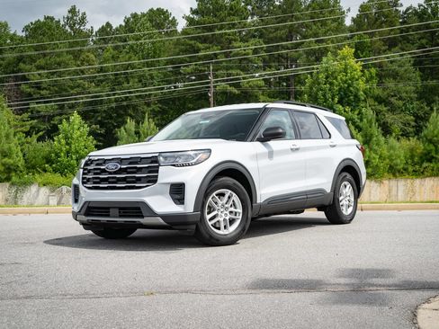 New 2026 Ford Explorer Active RWD image 1