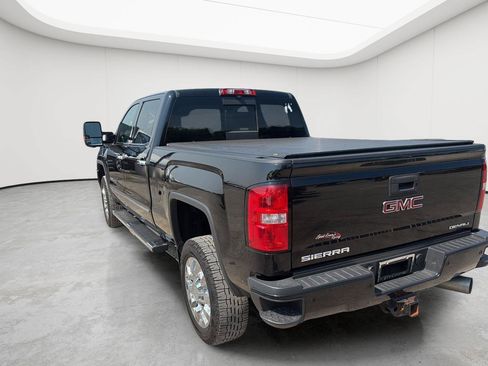 Used 2017 GMC Sierra 2500 Denali w/ Duramax Plus Package AWD/4WD image 6