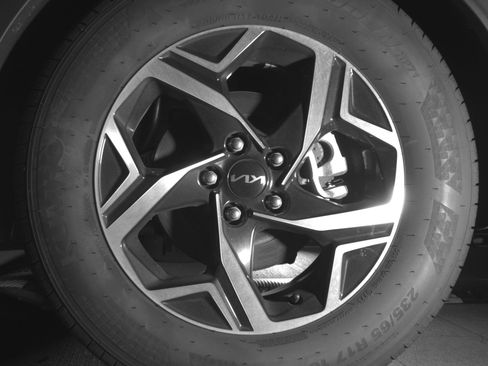 Used 2025 Kia Sportage LX image 14