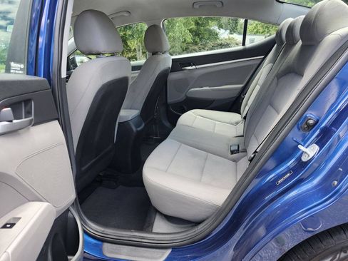 Used 2019 Hyundai Elantra SE FWD image 7