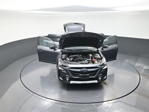 Used 2025 Subaru Outback Limited image 12