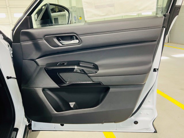 New 2026 Nissan Pathfinder Platinum FWD image 38