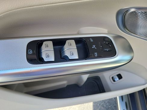 Certified 2025 Mercedes-Benz GLC 300 image 19