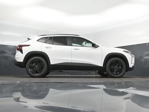 New 2026 Chevrolet Trax ACTIV w/ Sunroof Package FWD image 42
