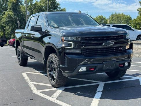 Used 2021 Chevrolet Silverado 1500 LT Trail Boss AWD/4WD image 2