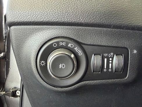 Used 2018 Jeep Compass Limited w/ Navigation Group AWD/4WD image 15