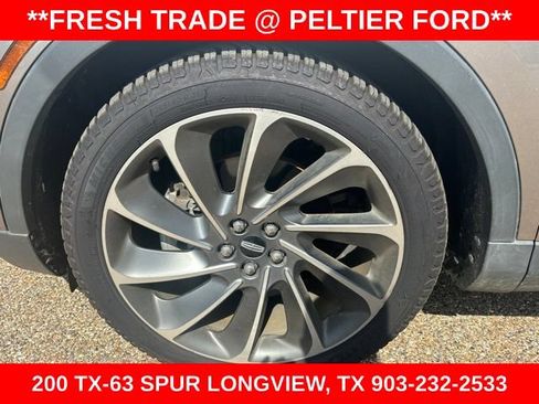 Used 2019 Lincoln Nautilus Reserve FWD image 5