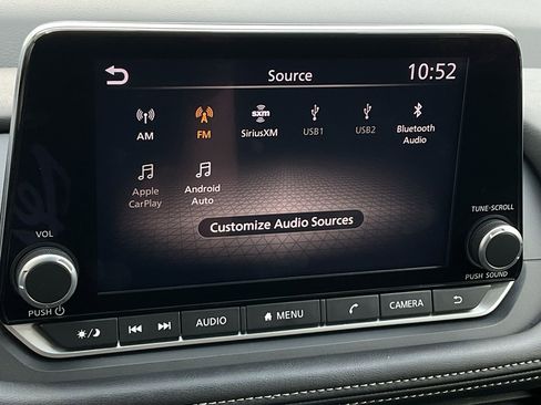 Used 2025 Nissan Rogue SV image 30