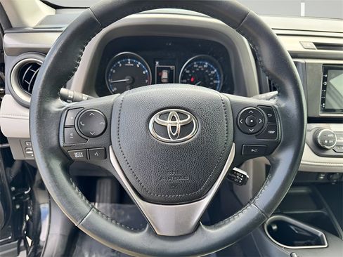 Used 2018 Toyota RAV4 XLE image 13