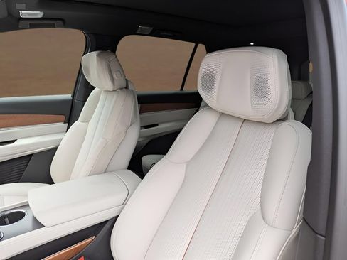 New 2026 Cadillac Vistiq Sport AWD/4WD image 6
