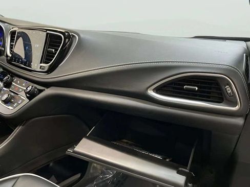 Used 2026 Chrysler Pacifica Limited w/ S Appearance Package FWD image 62
