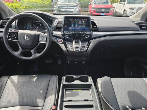Used 2023 Honda Odyssey Elite image 22