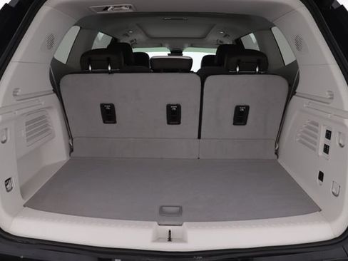 Used 2026 GMC Acadia Denali AWD/4WD image 32
