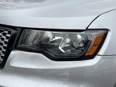 Used 2020 Jeep Grand Cherokee Altitude image 7