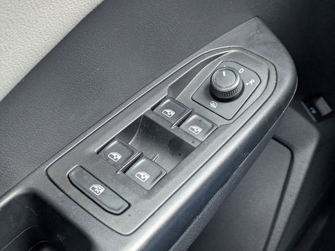Used 2023 Volkswagen Taos SE w/ Panoramic Sunroof Package AWD/4WD image 24