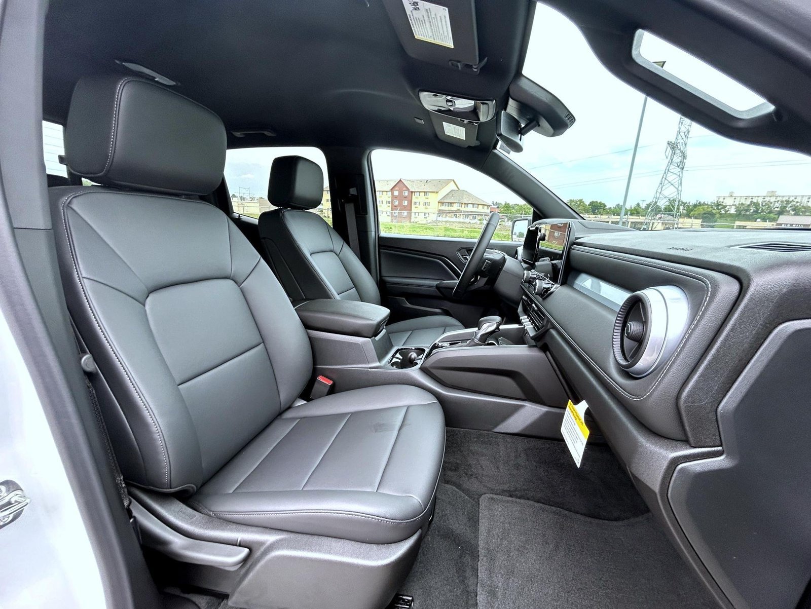 New 2026 Chevrolet Colorado LT w/ LT Convenience Package AWD/4WD image 16