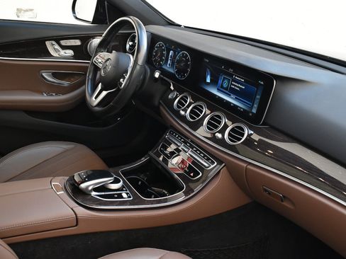 Used 2020 Mercedes-Benz E 350 4MATIC Sedan image 19