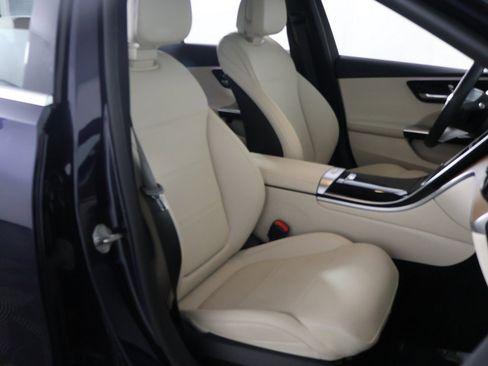 Used 2023 Mercedes-Benz C 300 4MATIC Sedan image 30