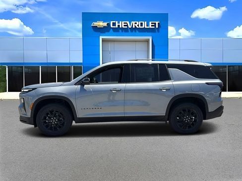 New 2026 Chevrolet Traverse LT w/ Midnight/Sport Edition FWD image 6
