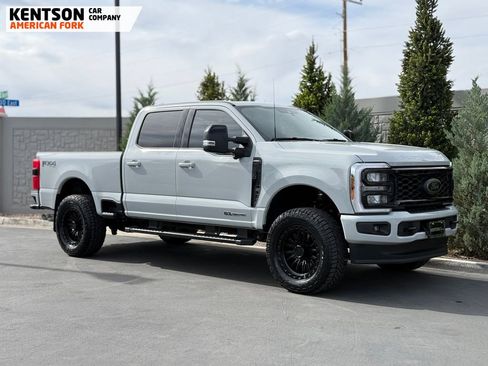Used 2025 Ford F350 Lariat w/ Black Appearance Package AWD/4WD image 10