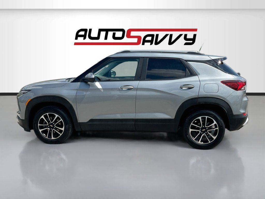 Used 2024 Chevrolet TrailBlazer LT w/ Driver Confidence Package FWD image 4