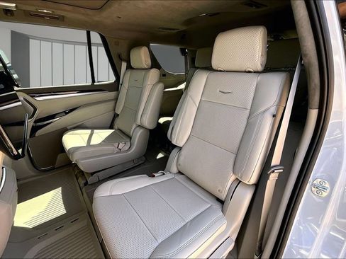 New 2026 Cadillac Escalade Platinum Luxury w/ LPO, Floor Liner Package AWD/4WD image 10