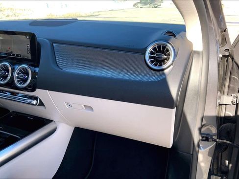 Used 2023 Mercedes-Benz GLA 250 4MATIC image 19